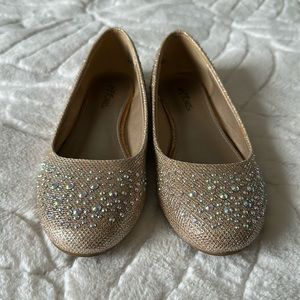 Size 7M Hot Cakes Gold Glitter Flats